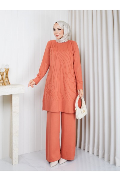 Soğuk İplik Çiçek Desenli Triko Pantolonlu Tunik Takım