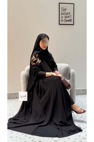 HANAYA LINE عباية نوف بقماش بلاك بيري مع طبقه شيفون قصه فراشه وكم استريتش