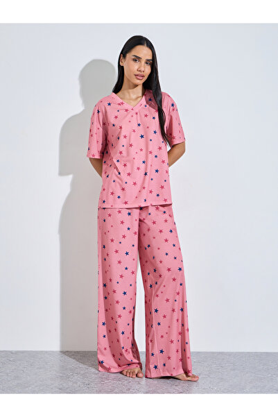 Styli Pink All Over Star Print V-Neck T-Shirt And Wide Leg Pants Pyjama Set