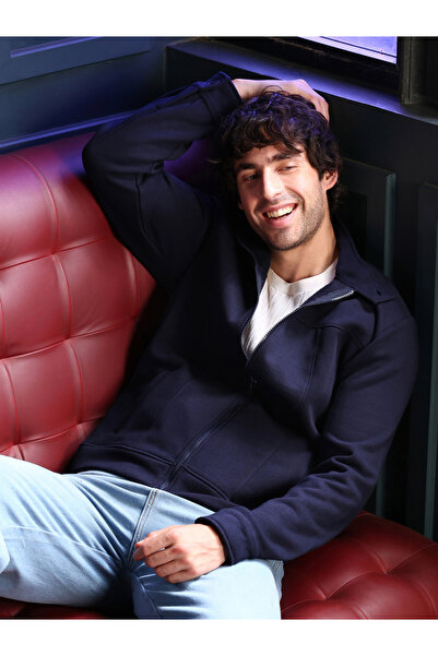 Campus Sutra By Styli Men Navy Blue Panel-Stitch Knit Sweatshirt