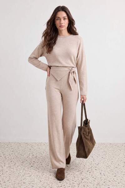 Trendyol Modest Bej Regular Belden Bağlama Detaylı Kontrast Dikişli Triko Tes...