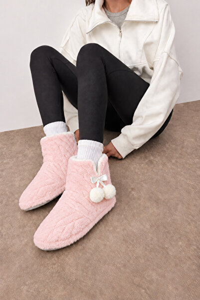 rs riva shoes أحذية RIVA النسائية المصنوعة من القطيفة، أحذية منزلية مزينة بفي...