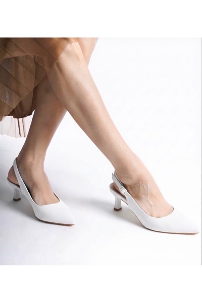İZCE MODA Kadın topuklu sivri bilekten bağlayan beyaz rugan