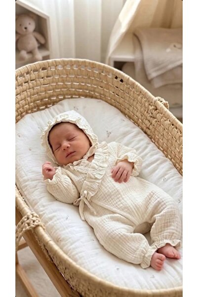 MİNİMELO BABY Bebek Müslin Tulum Seti - Fırfır Yakalı Kruvaze Bağlamalı Şapka...