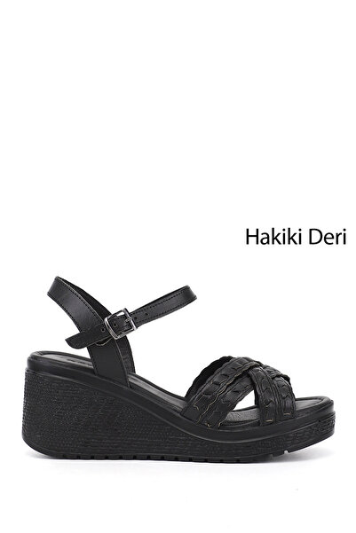 GÖNDERİ(R) Kadın Siyah Bilek Bağlı Dolgu Topuk Hakiki Deri Sandalet