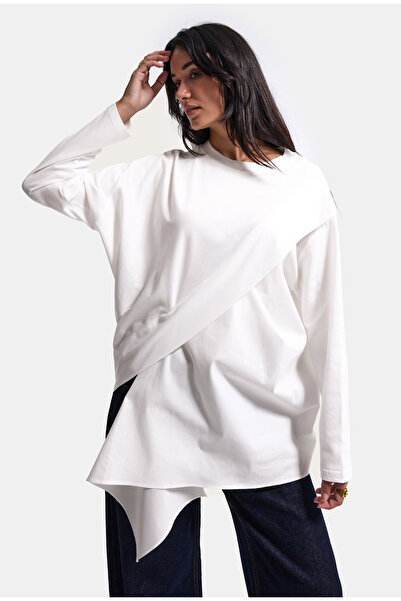it's basic Dámská bílá oversize mikina s dvoudílným designem košile