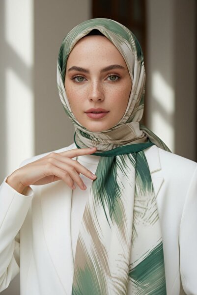 Vissona شال كريب بنمط هندسي باللون الأخضر البترولي مقاس 75×195 مقاوم للبقع