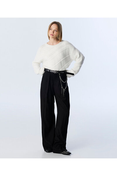 Twist Wide Leg Fit Pants with Chain Accessories