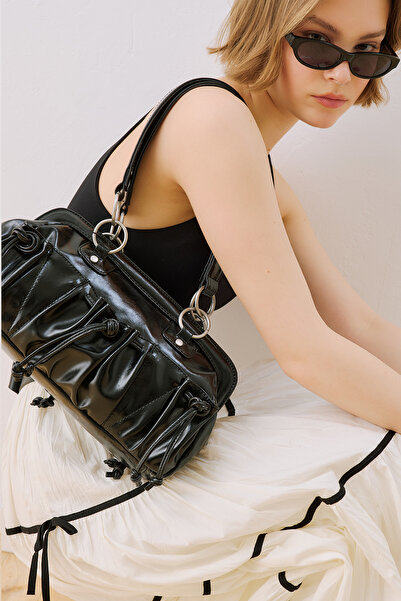 Manuka Adela Pocket Bag Black