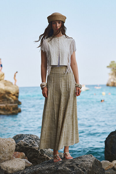 Manuka Embroidered Piece Embedded Wide Skirt Beige