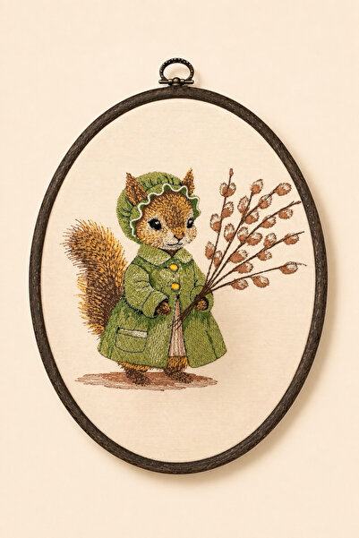 LİONYA DESİGN Ahşap Görünümlü Çerçeveli Vintage Sincap Nakışlı Tablo – 17x22 cm