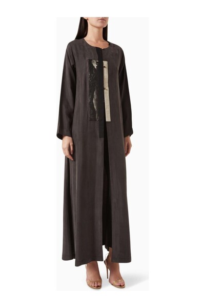 ZAH Design Combine Tradition and Innovation with Our Modern Design Abaya Feat...