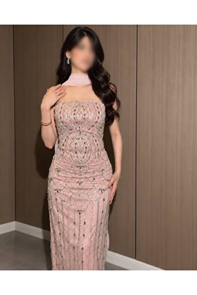cucci فستان سهرة مطرز بالكريستال والترتر مع شال