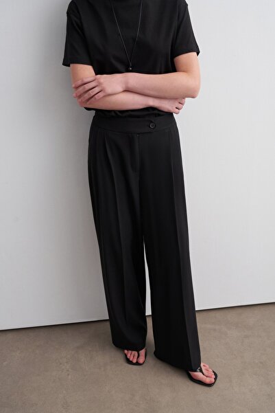KADRİYE BAŞTÜRK Pleated Palazzo Trousers Black