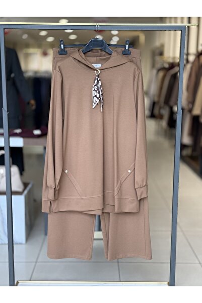 Zühre Collar Accessory Detailed Hooded Camel Suit 2021