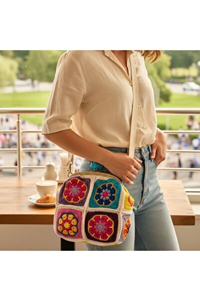 CrochetBilgen El Örgüsü Çiçek Motifli Granny Square Klipsli Kadın Çanta