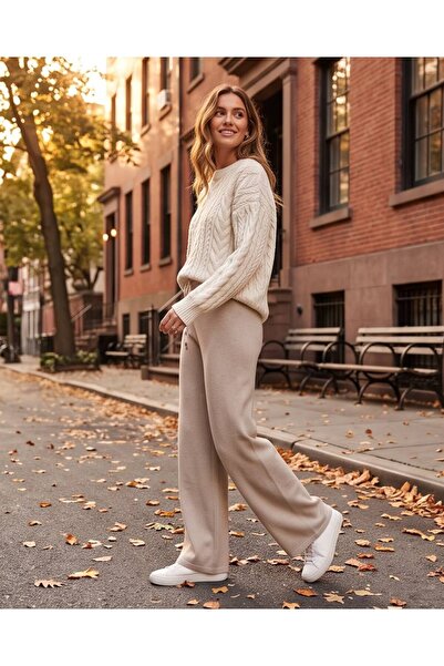 Trend Kapında Comfortable Cut Knitwear Trousers with Elastic Waistband and Ad...