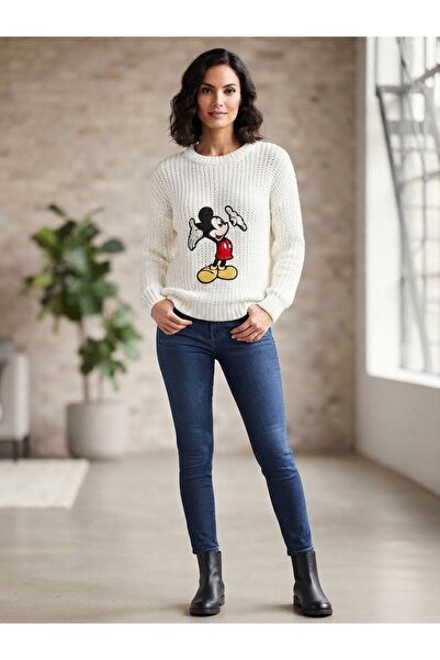 MUSCO Women's White Knitwear Sweater Crew Neck Printed Soft Comfortable Fit L...