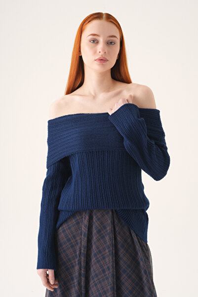 Serenity Boat neck long sleeve sweater