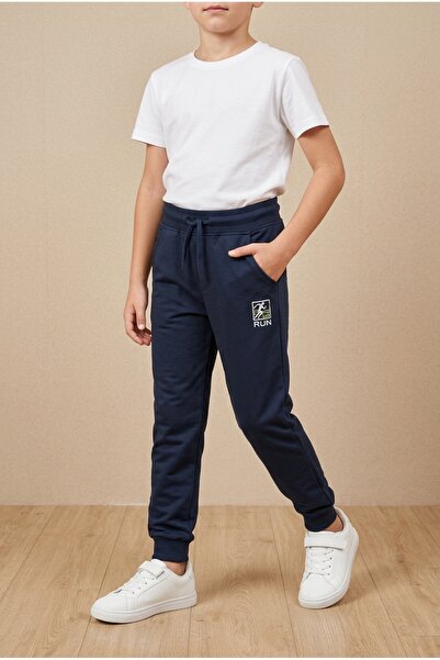 OEM Pantaloni sport pentru baieti cu buzunare, mansete elastice si imprimeu R...