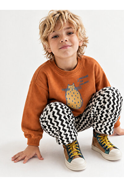 AduraKids Kedi Baskılı Sweatshirt Ve Zigzag Desen Pantolon