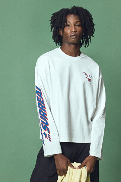 Bershka JUN IONEDA baskılı boxy fit uzun kollu tişört