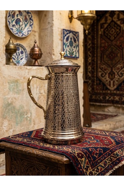 Bal Petek İşlemeli Kapaklı Sürahi