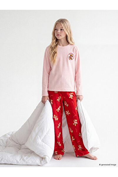 LC Waikiki Girl's Velvet Pajama Set for Style Enthusiasts from Uzg Store