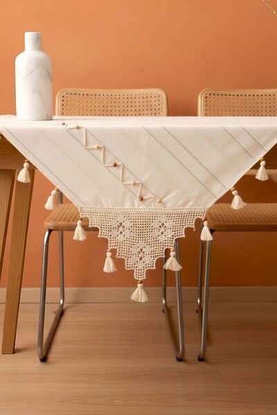 Rivaİstanbul Beaded Detailed Laced Square Runner 90X90 cm