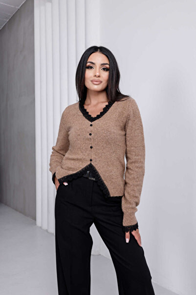 For Angels Pulover cu decolteu în V și nasturi, cu dantelă