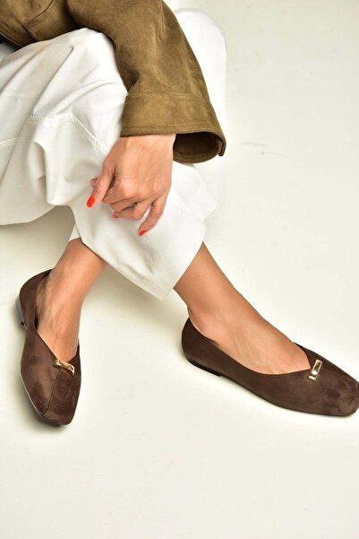 Fox Shoes Z820503202 Brown Suede Buckle Detailed Blunt Toe Women's Ballerinas