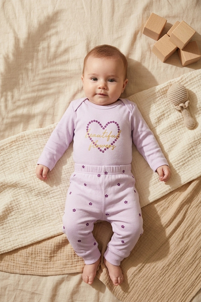 Babydonat طقم بناتي مكون من قطعتين بنقشة قلب أرجواني فاتح 100% قطن - طقم بودي...