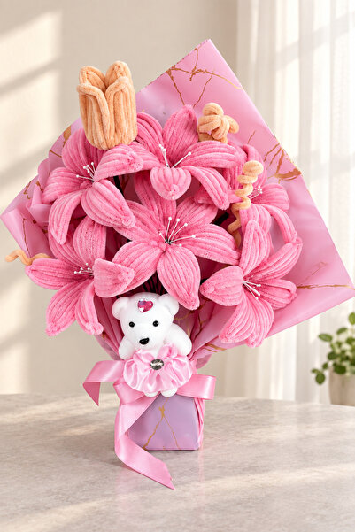 EFA Flowers Ayıcıklı Pembe Lilyum Şönil Çiçek Buketi – El Yapımı Özel Gün Hed...