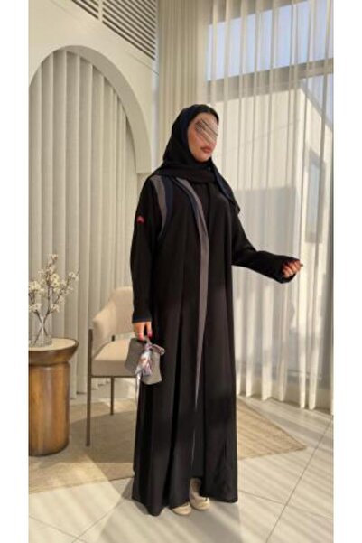 dar laha abaya عباية D70027 - بقماش كريب كوبرا بتدخيلات مميزة بالكتف الايمن و...