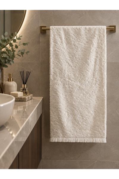 Madame Coco Pavot 100% Cotton Bath Towel - Ecru - 70X140 cm