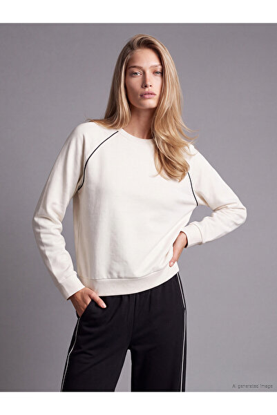 LC Waikiki Alita City Farkıyla Natuvera Ecru Oval Collar Women's Sweatshirt