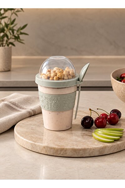 Madame Coco Pansy Snack Container with Spoon 600 ml - Soft Green