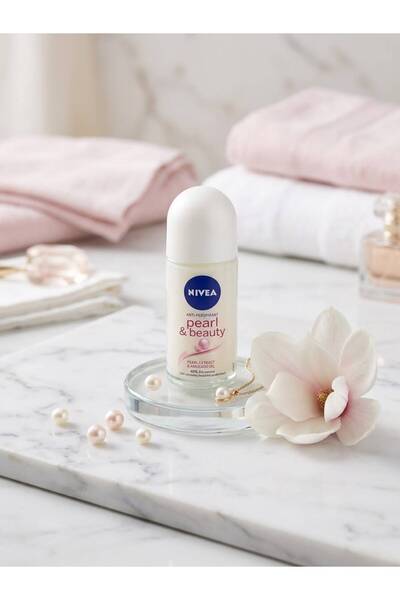 NIVEA Deodorant Roll-On Pearl and Beauty - 50ml