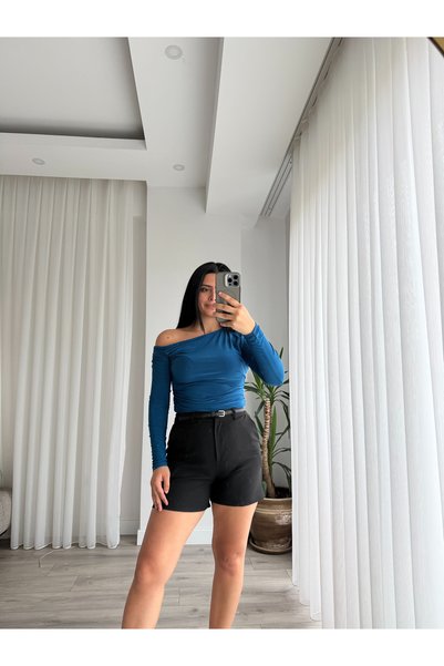 Şamdan Omuz Detaylı Bluz
