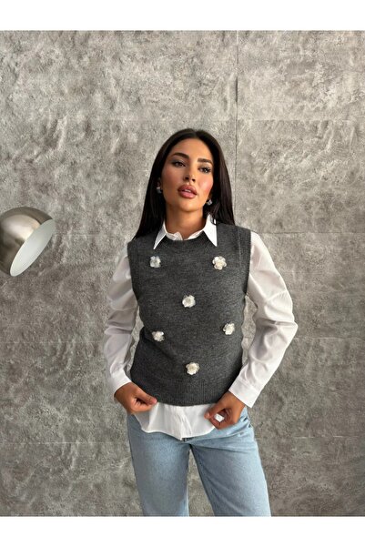 Vera Çiçek Detaylı Triko Süveter