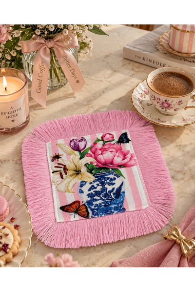 Karam Home Pembe Püsküllü Sunum Peçetesi – Çiçekli Desenli Kumaş Kahve Yanı P...
