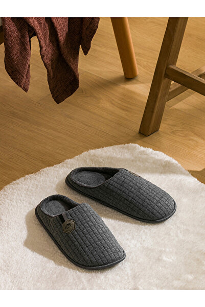 LC Waikiki Men's Closed Toe Quilted Patterned Slippers