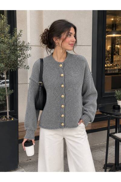 Kadın Gri Oversize Düğmeli Triko Hırka BB-470024702