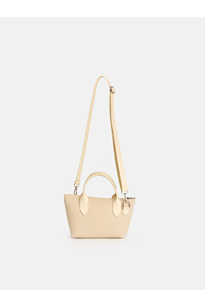 LC Waikiki حقيبة كتف نسائية من LCW ACCESSORIES بلون إكرو مع فرق في التصميم من...