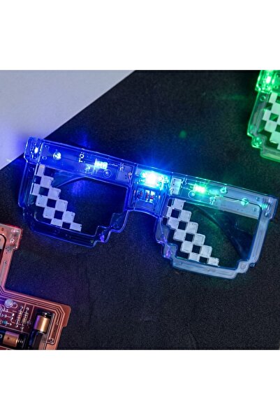 KAZUKO نظارات شمسية LED بتصميم بيكسل مضيء – إضاءة ملونة للحفلات والمناسبات