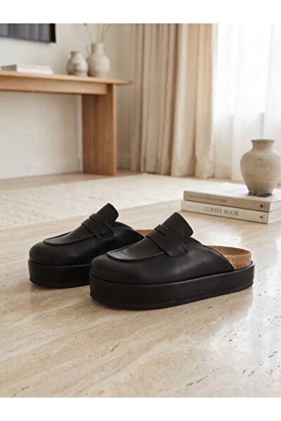 Siyah cilt kalın tabanlı loafer terlik