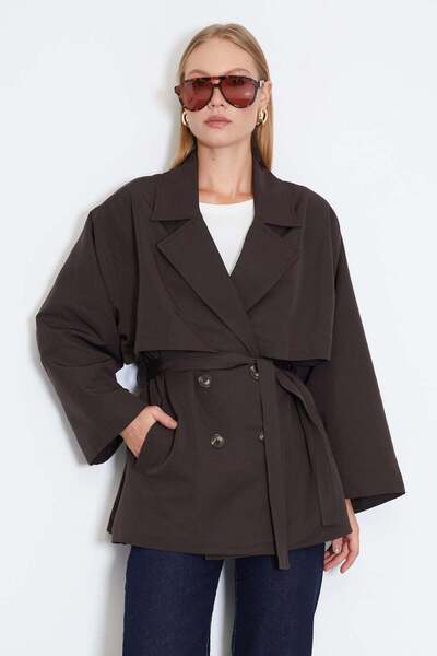 Fulla Moda Pelerinli Kuşaklı Geniş Kol Oversize Trençkot