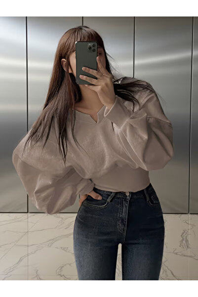 Machetta Women's V Detailed Wide Collar Balloon Sleeve Sweatshirt