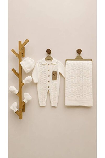 Baby day طقم استقبال مواليد فاخر 5 قطع تريكو محبوك بأزرار خشبية - أبيض ناصع /...