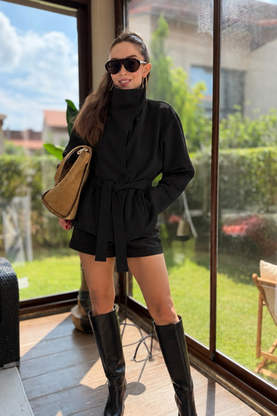 Dilay Gökoğlu Butik Dik Yaka Kuşaklı Siyah Süet Ceket
